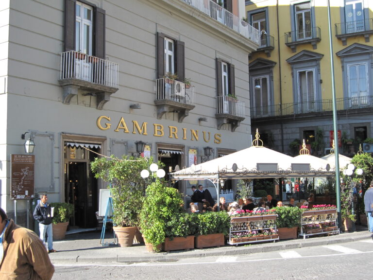 Napoli_-_Il_Bar_Gambrinus